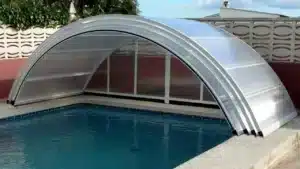 Découvrez l’innovation des abris de piscine sans rail qui transforme votre espace extérieur